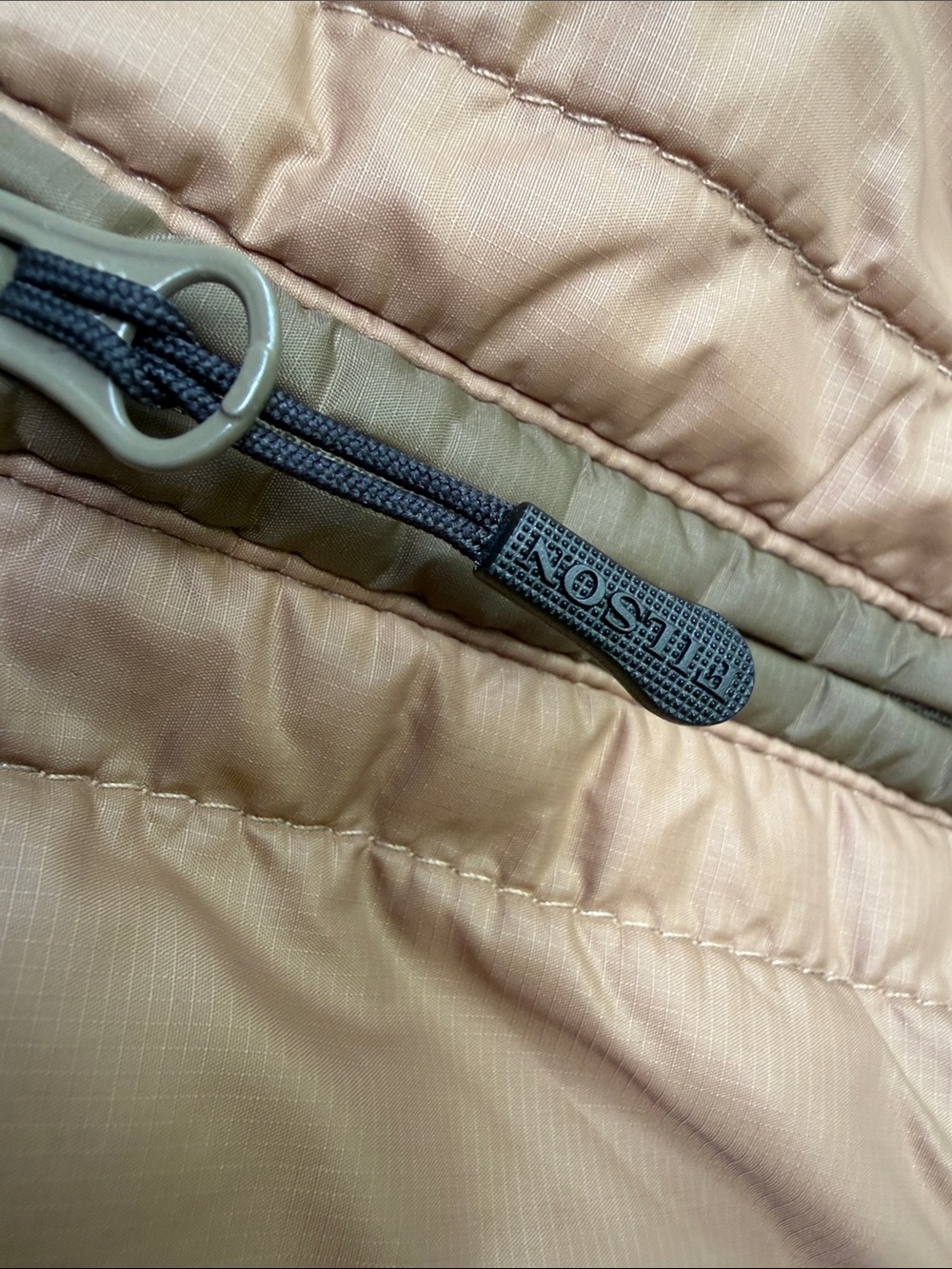 FILSON Ultralight Primaloft Jacket. Size M - Picture 5 of 12